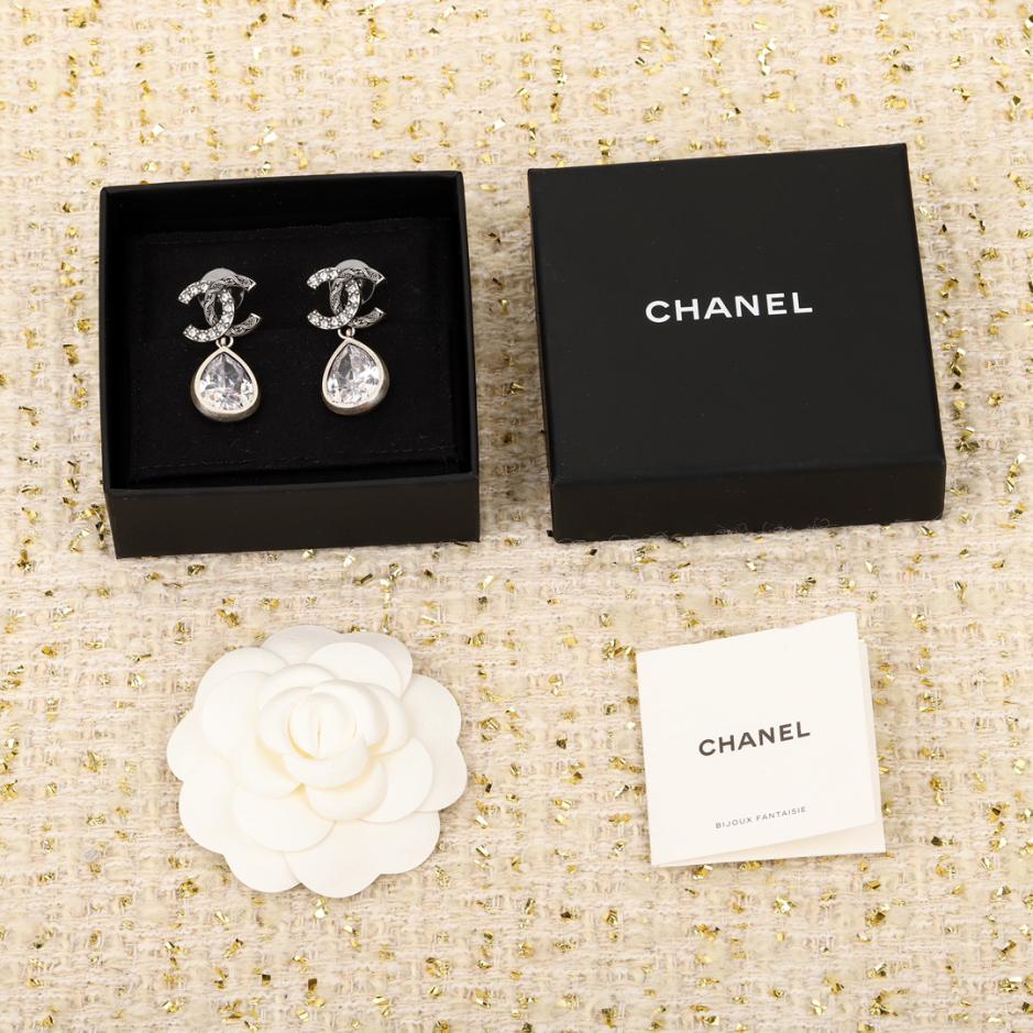 replica,repliche,fake,1:1,earrings,bracelet,ring,jewelry Orecchini pendenti Chanel doppia c replica,repliche,fake,1:1,earrings,bracelet,ring,jewelry Orecchini pendenti Chanel doppia c
