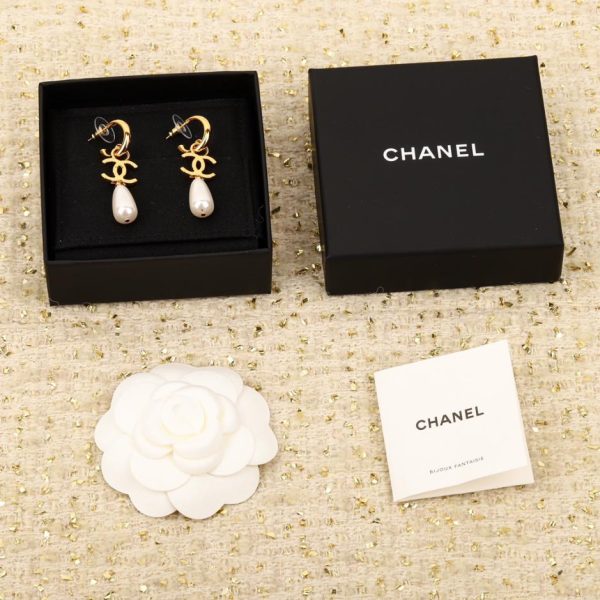 replica,repliche,fake,1:1,earrings,bracelet,ring,jewelry Orecchini di perle a goccia doppia C Chanel