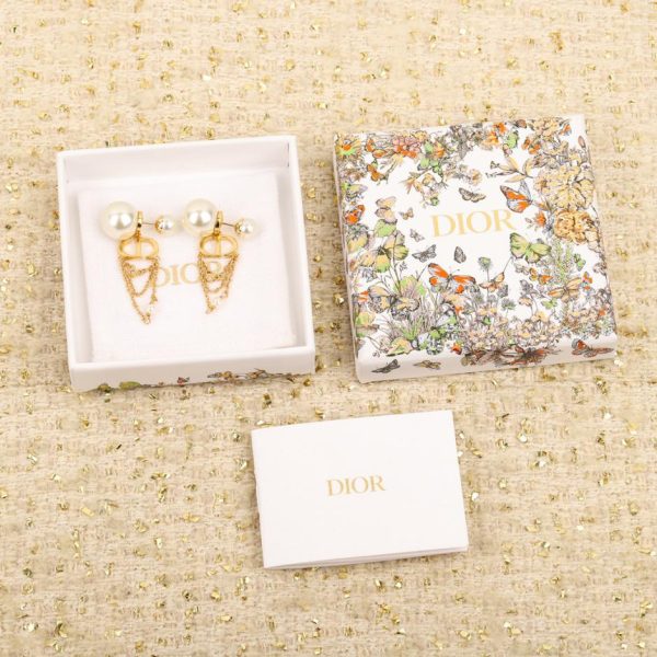 replica,repliche,fake,1:1,earrings,bracelet,ring,jewelry Orecchini Chanel con doppia nappa e doppia perla