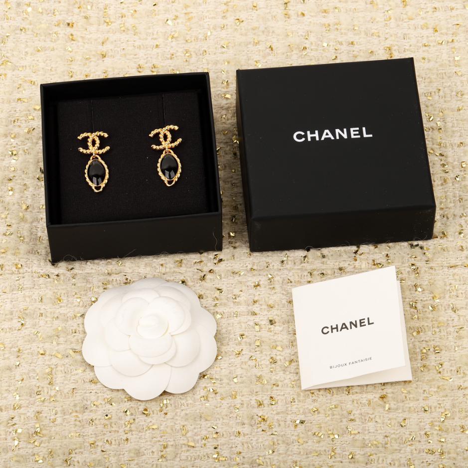 replica,repliche,fake,1:1,earrings,bracelet,ring,jewelry Orecchini Chanel con doppia c di diamanti intrecciati replica,repliche,fake,1:1,earrings,bracelet,ring,jewelry Orecchini Chanel con doppia c di diamanti intrecciati