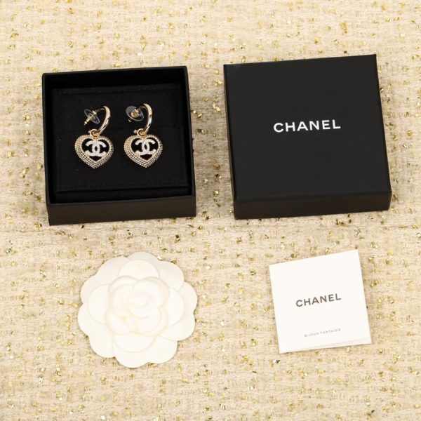 Orecchini Chanel a doppia C intrecciati cavi
