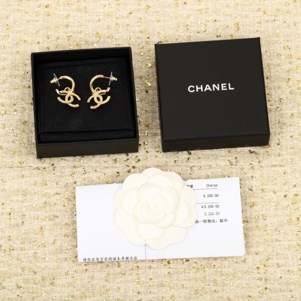 Orecchini doppia c goffrati Chanel