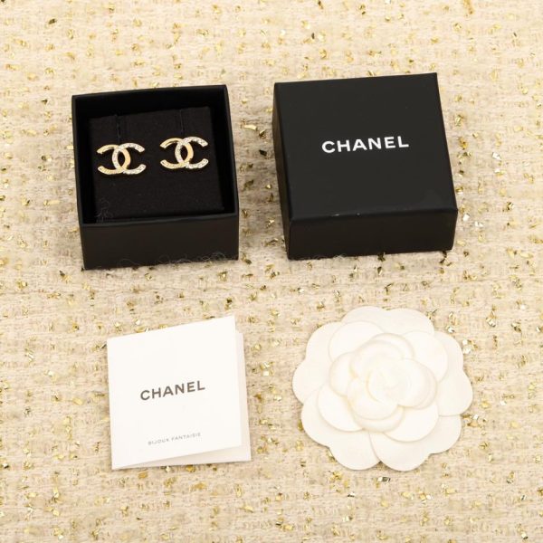 replica,repliche,fake,1:1,earrings,bracelet,ring,jewelry Orecchini Chanel con lettera doppia c e mezzi diamanti