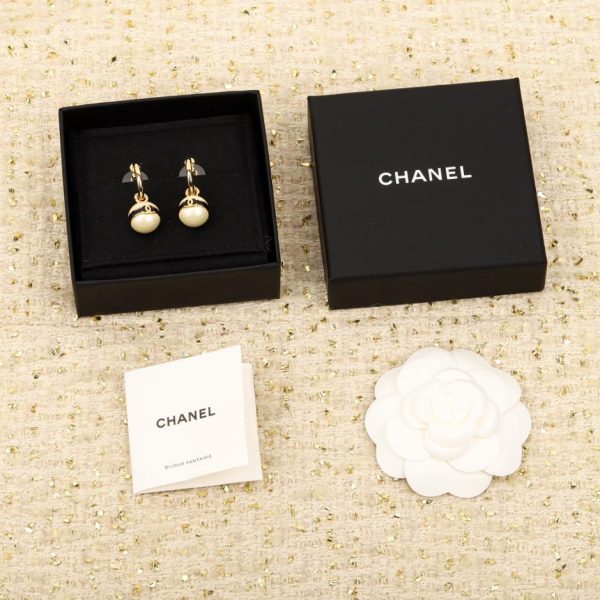 replica,repliche,fake,1:1,earrings,bracelet,ring,jewelry Orecchini doppia c in smalto Chanel