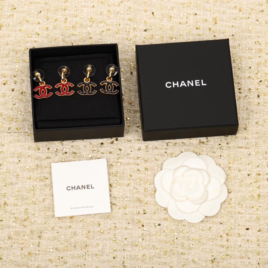 replica,repliche,fake,1:1,earrings,bracelet,ring,jewelry Orecchini Chanel doppia c bianchi e neri rossi replica,repliche,fake,1:1,earrings,bracelet,ring,jewelry Orecchini Chanel doppia c bianchi e neri rossi