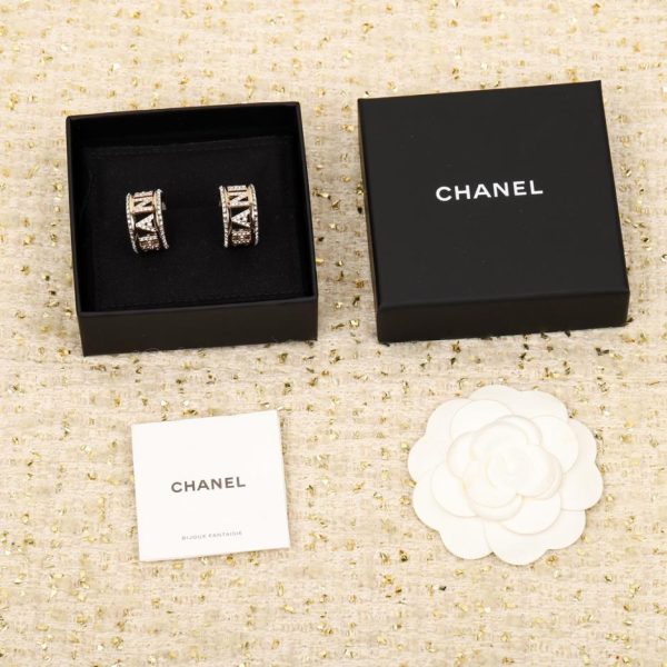 replica,repliche,fake,1:1,earrings,bracelet,ring,jewelry Orecchini con lettera Chanel