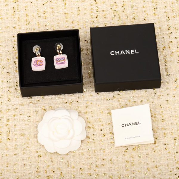 Orecchini Chanel C doppia c in resina