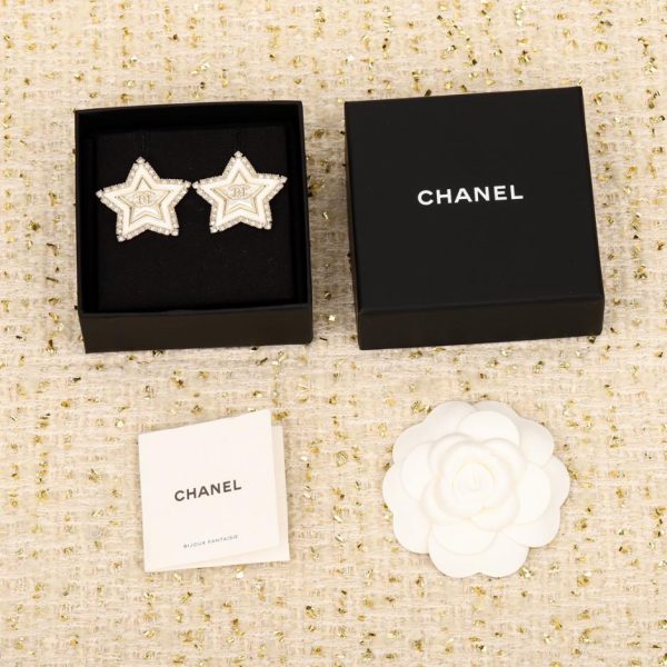 Orecchini Chanel con perle e diamanti, stella a cinque punte