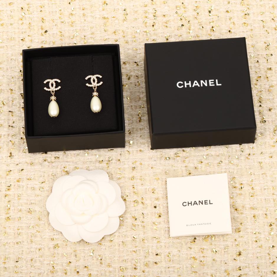 replica,repliche,fake,1:1,earrings,bracelet,ring,jewelry Orecchini pendenti Chanel doppia c replica,repliche,fake,1:1,earrings,bracelet,ring,jewelry Orecchini pendenti Chanel doppia c