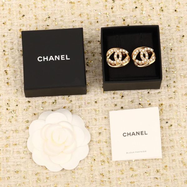 Orecchini Chanel con zolletta di zucchero cava intrecciata