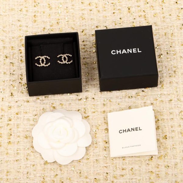 Orecchini doppia C intrecciati Chanel