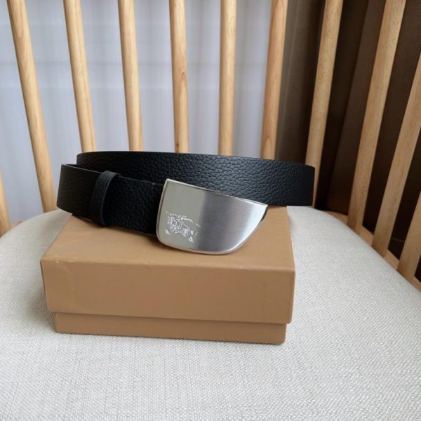 replica,repliche,fake,1:1,earrings,bracelet,ring,jewelry La nuova cintura con una larghezza di 3,5 cm verrà lanciata contemporaneamente presso gli sportelli Burberry