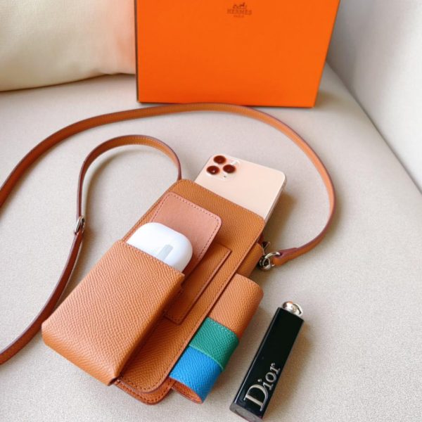 replica,repliche,fake,1:1,earrings,bracelet,ring,jewelry Borsa porta cellulare Hermès