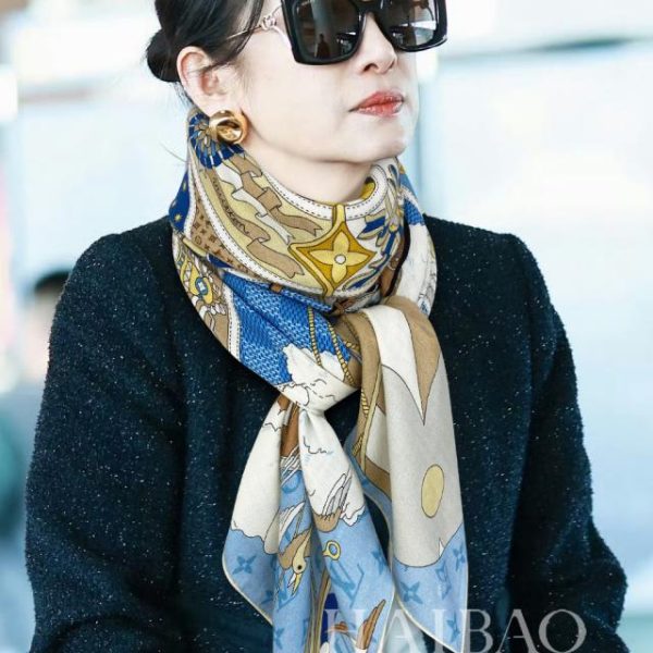 Sciarpa quadrata in cashmere double face di Louis Vuitton