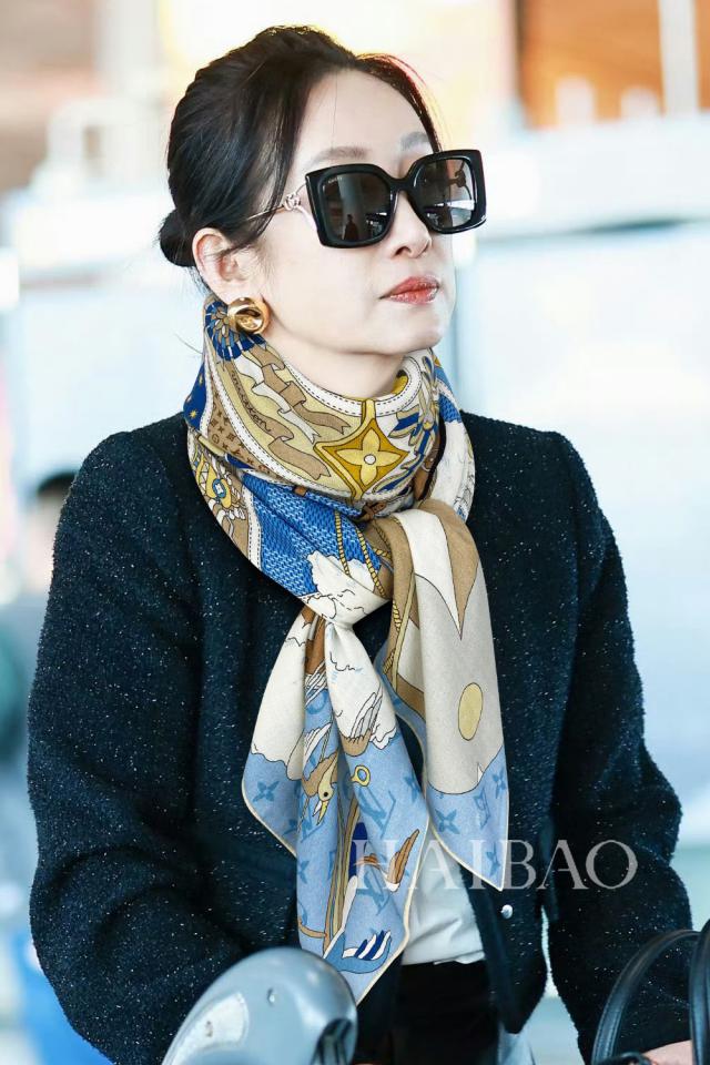 replica,repliche,fake,1:1,earrings,bracelet,ring,jewelry Sciarpa quadrata in cashmere double face di Louis Vuitton replica,repliche,fake,1:1,earrings,bracelet,ring,jewelry Sciarpa quadrata in cashmere double face di Louis Vuitton