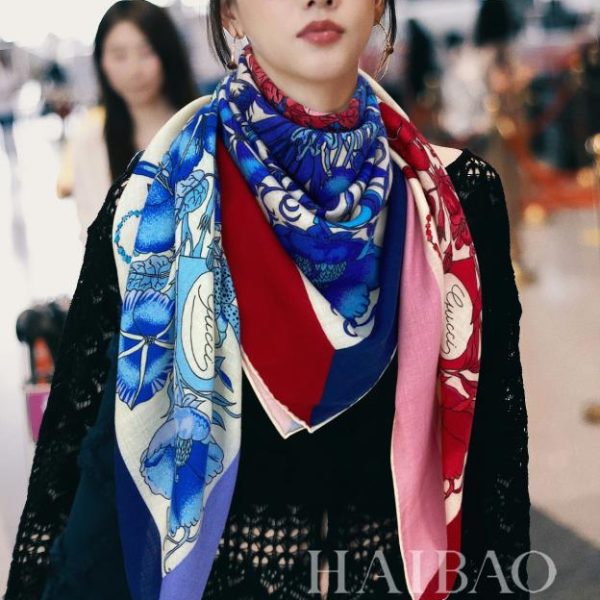 replica,repliche,fake,1:1,earrings,bracelet,ring,jewelry Sciarpa quadrata Gucci in cashmere