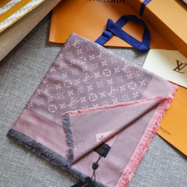 replica,repliche,fake,1:1,earrings,bracelet,ring,jewelry Sciarpa quadrata jacquard tono su tono di Louis Vuitton