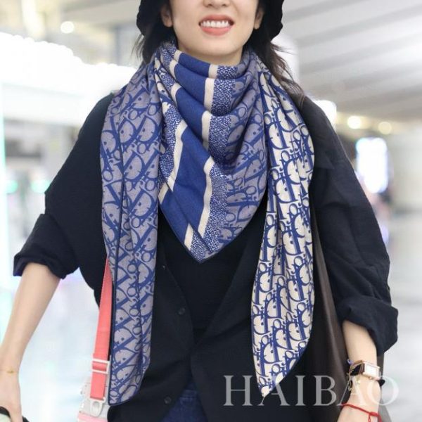 replica,repliche,fake,1:1,earrings,bracelet,ring,jewelry Sciarpa quadrata Dior in cashmere double face tono su tono