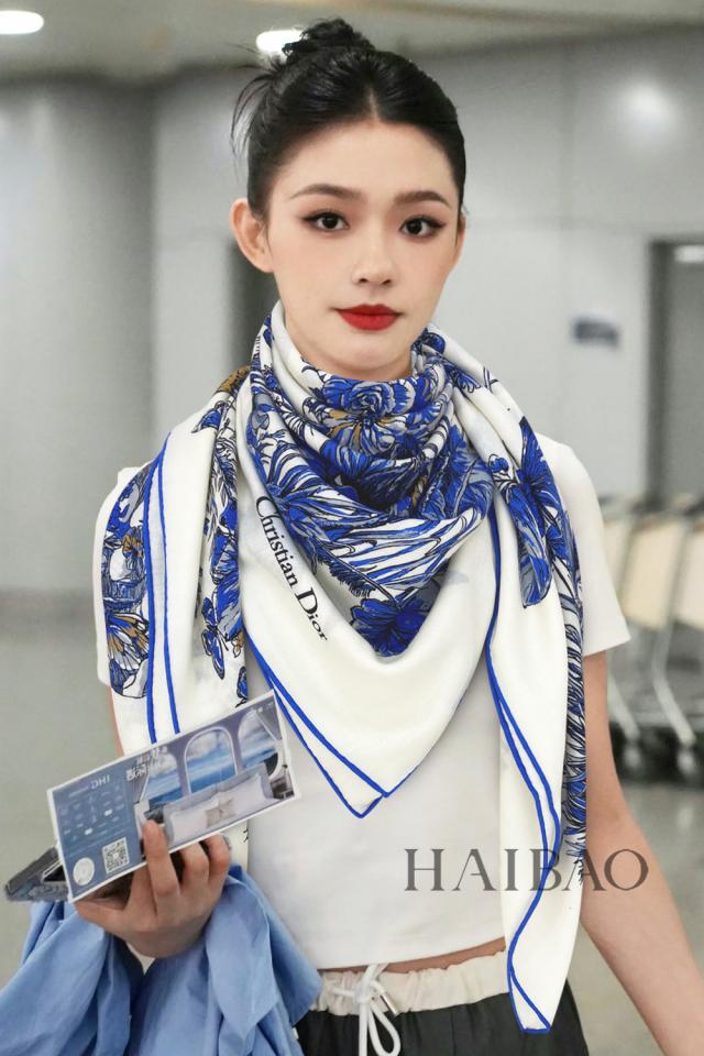 replica,repliche,fake,1:1,earrings,bracelet,ring,jewelry Sciarpa quadrata Dior in cashmere double face tono su tono replica,repliche,fake,1:1,earrings,bracelet,ring,jewelry Sciarpa quadrata Dior in cashmere double face tono su tono