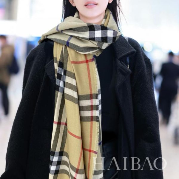 Sciarpa lunga double face scozzese Burberry]