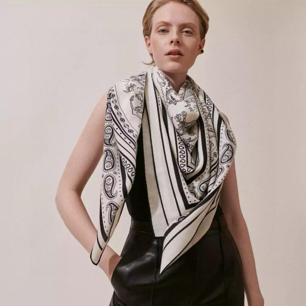 Sciarpa quadrata Hermes in cashmere double face in tinta