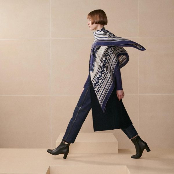 Sciarpa quadrata Hermes in cashmere double face in tinta