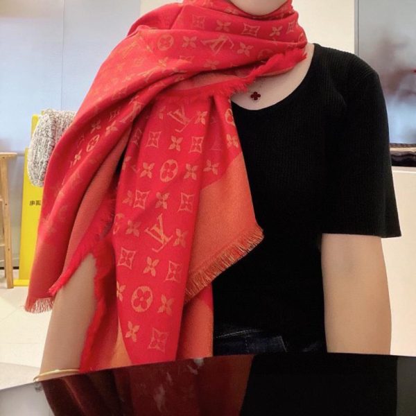 replica,repliche,fake,1:1,earrings,bracelet,ring,jewelry Sciarpa jacquard scura Louis Vuitton
