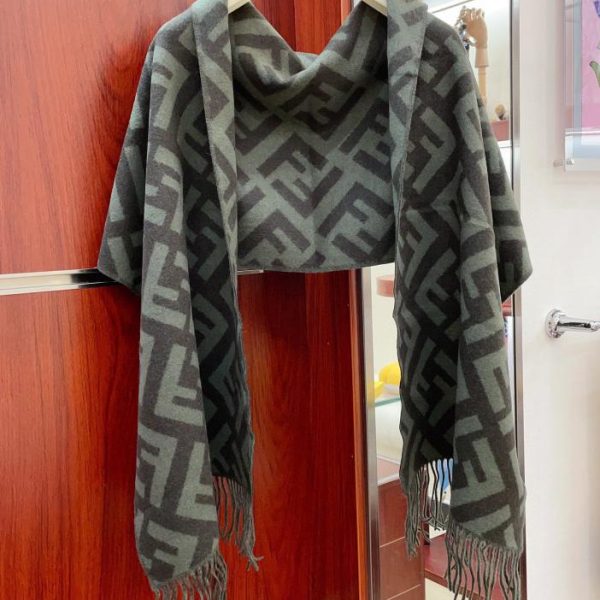 replica,repliche,fake,1:1,earrings,bracelet,ring,jewelry Sciarpa Fendi in cashmere