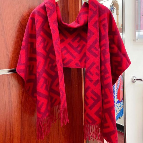 replica,repliche,fake,1:1,earrings,bracelet,ring,jewelry Sciarpa Fendi in cashmere