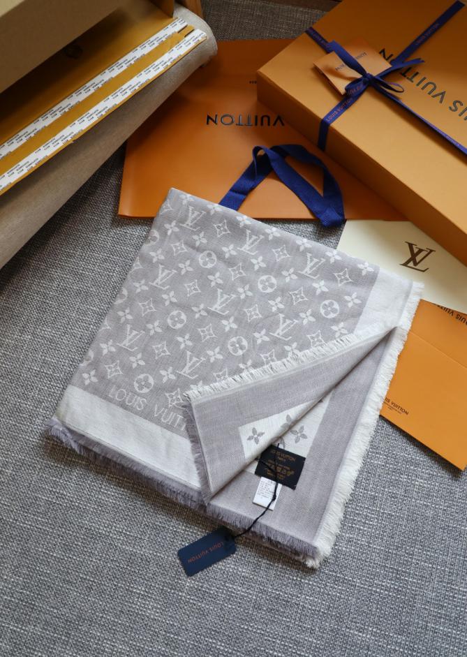 replica,repliche,fake,1:1,earrings,bracelet,ring,jewelry Sciarpa quadrata jacquard tono su tono di Louis Vuitton replica,repliche,fake,1:1,earrings,bracelet,ring,jewelry Sciarpa quadrata jacquard tono su tono di Louis Vuitton