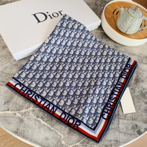replica,repliche,fake,1:1,earrings,bracelet,ring,jewelry Sciarpa quadrata in velluto Dior