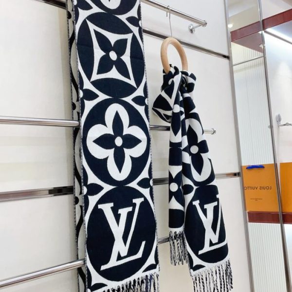 Sciarpa Louis Vuitton a grandi lettere