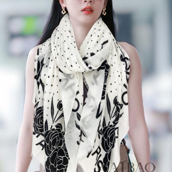 Sciarpa lunga in cashmere Chenel