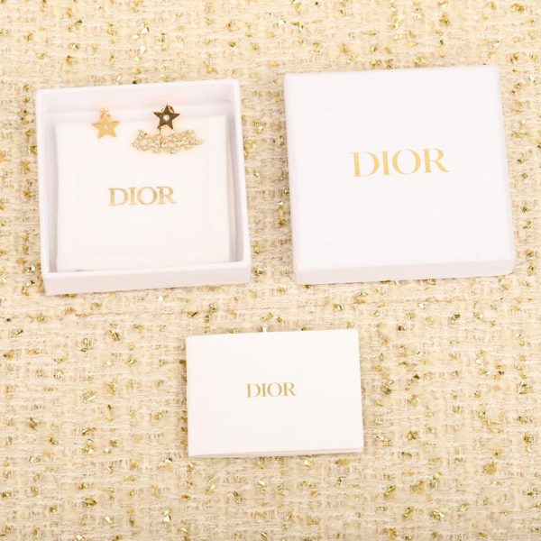 Orecchini con diamanti con lettera Dior