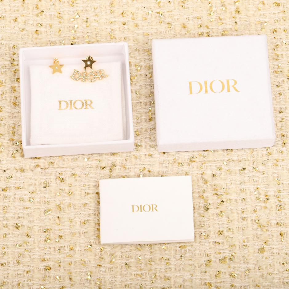 replica,repliche,fake,1:1,earrings,bracelet,ring,jewelry Orecchini con diamanti con lettera Dior replica,repliche,fake,1:1,earrings,bracelet,ring,jewelry Orecchini con diamanti con lettera Dior
