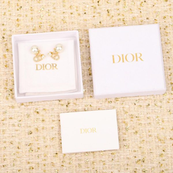 Orecchini CD con diamanti pieni di perle Dior
