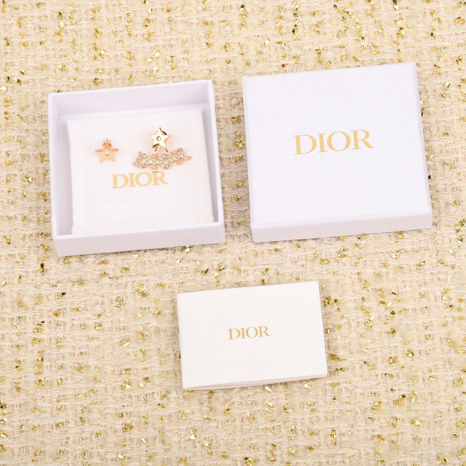 replica,repliche,fake,1:1,earrings,bracelet,ring,jewelry Orecchini con diamanti con lettera Dior replica,repliche,fake,1:1,earrings,bracelet,ring,jewelry Orecchini con diamanti con lettera Dior