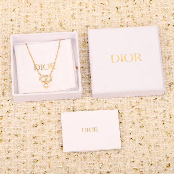 Nuova collana CD Dior
