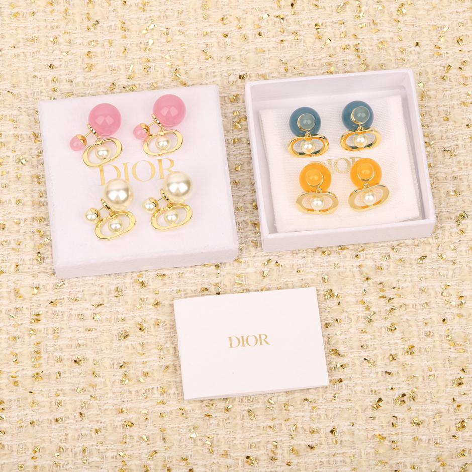 replica,repliche,fake,1:1,earrings,bracelet,ring,jewelry Orecchini con doppia perla Dior Candy replica,repliche,fake,1:1,earrings,bracelet,ring,jewelry Orecchini con doppia perla Dior Candy