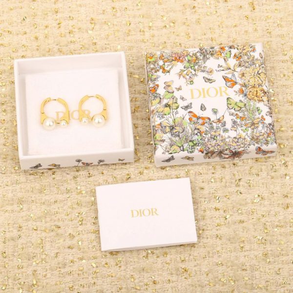 Orecchini Dior con perle grandi