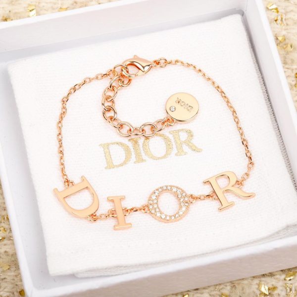 Bracciale con lettera Dior