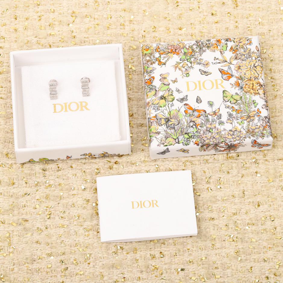 replica,repliche,fake,1:1,earrings,bracelet,ring,jewelry Nuovi orecchini Dior replica,repliche,fake,1:1,earrings,bracelet,ring,jewelry Nuovi orecchini Dior