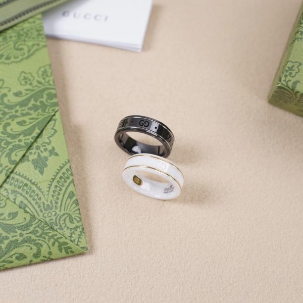 replica,repliche,fake,1:1,earrings,bracelet,ring,jewelry Anello Gucci doppia G in ceramica bianca e nera