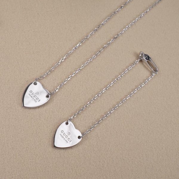 Collana con lettera d'amore di Gucci