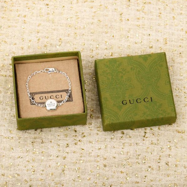 Bracciale inciso Gucci