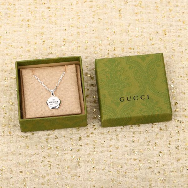 Collana intagliata Gucci