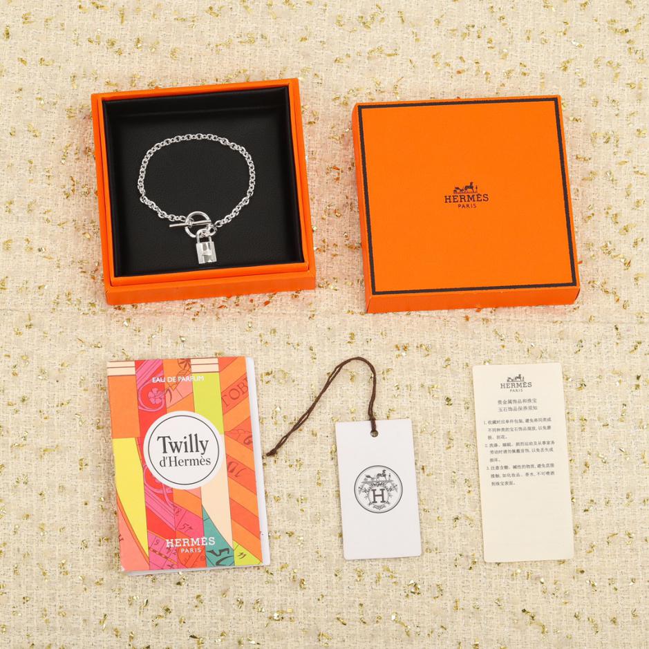 replica,repliche,fake,1:1,earrings,bracelet,ring,jewelry Bracciale Kelly Lock di Hermes replica,repliche,fake,1:1,earrings,bracelet,ring,jewelry Bracciale Kelly Lock di Hermes