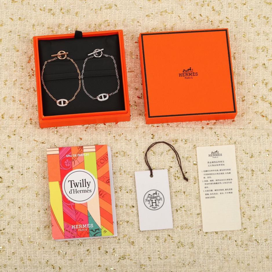 replica,repliche,fake,1:1,earrings,bracelet,ring,jewelry Bracciale Hermes con diamanti naso di maiale replica,repliche,fake,1:1,earrings,bracelet,ring,jewelry Bracciale Hermes con diamanti naso di maiale