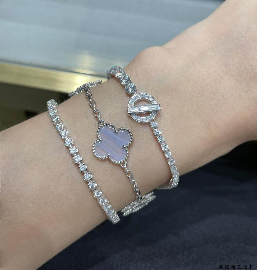 replica,repliche,fake,1:1,earrings,bracelet,ring,jewelry Bracciale Hermes in argento sterling 925 con diamanti quadrati replica,repliche,fake,1:1,earrings,bracelet,ring,jewelry Bracciale Hermes in argento sterling 925 con diamanti quadrati