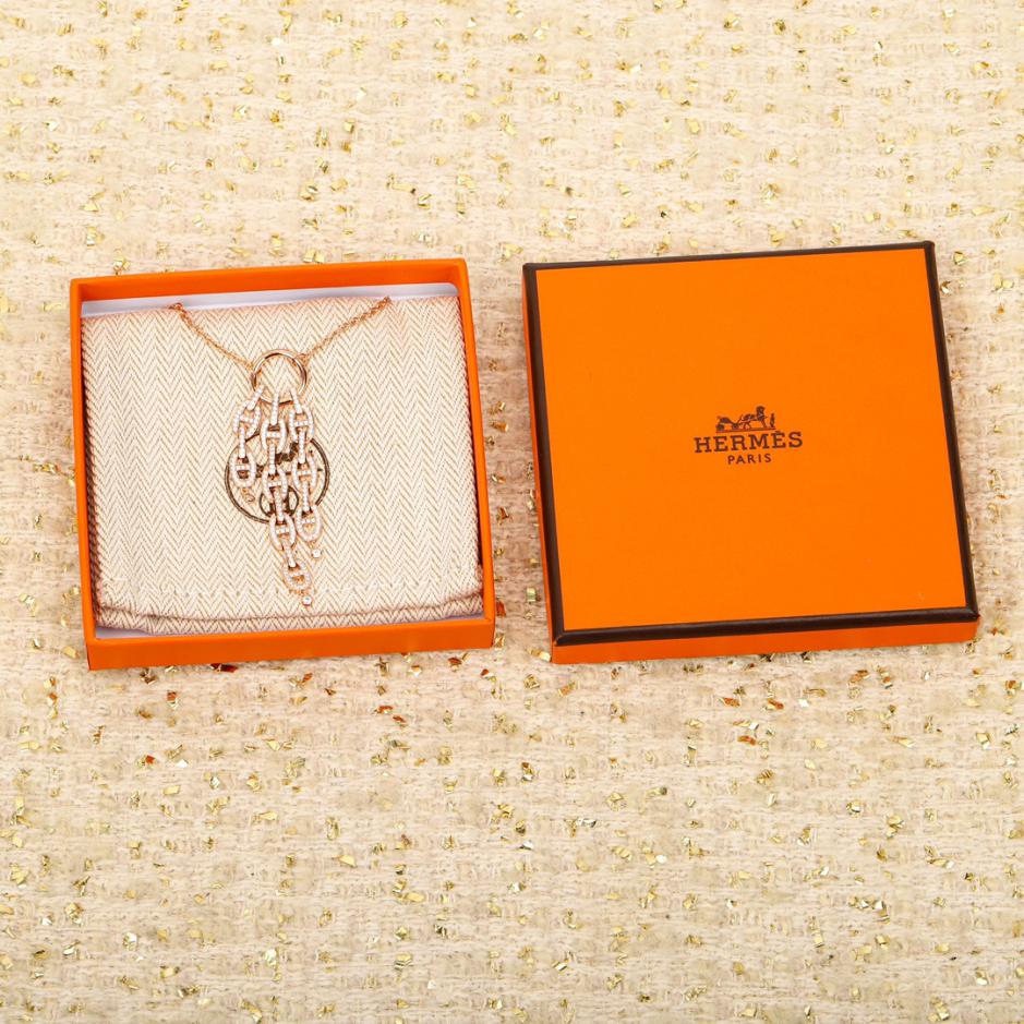 replica,repliche,fake,1:1,earrings,bracelet,ring,jewelry Collana Hermes con naso di maiale replica,repliche,fake,1:1,earrings,bracelet,ring,jewelry Collana Hermes con naso di maiale